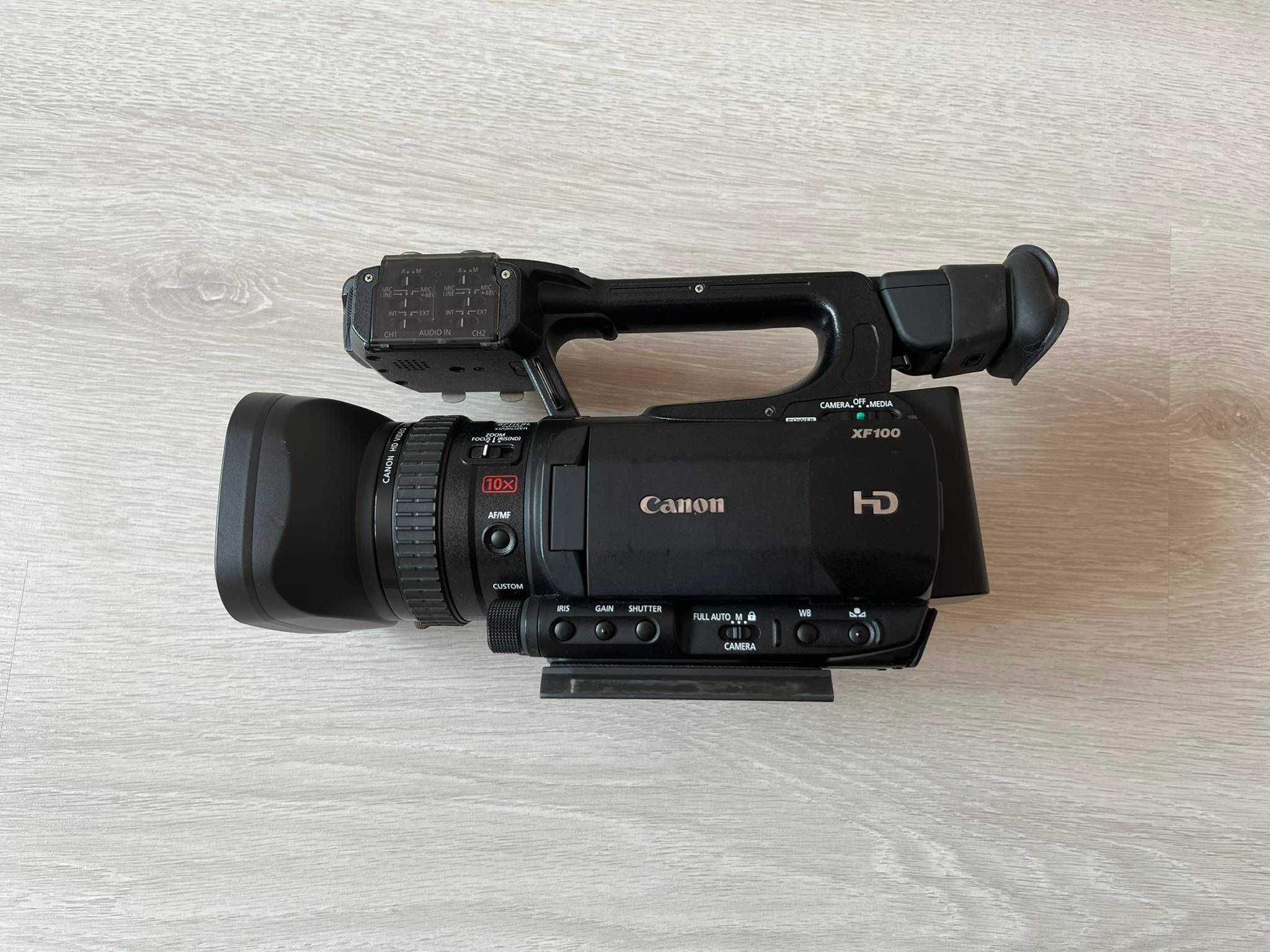 Професійна Відеокамера Canon XF 100