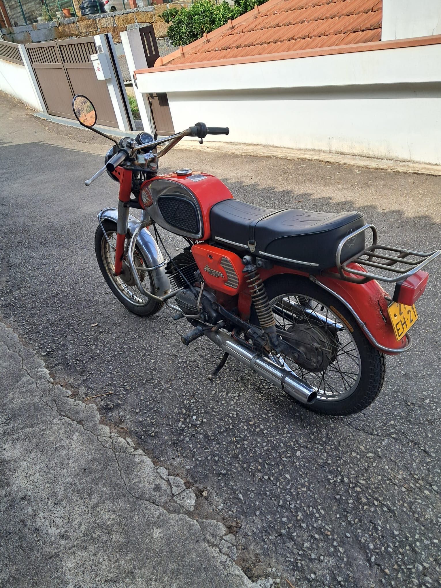 Motorizada EFS GT – Motor Sachs 50cc – Clássica de Coleção