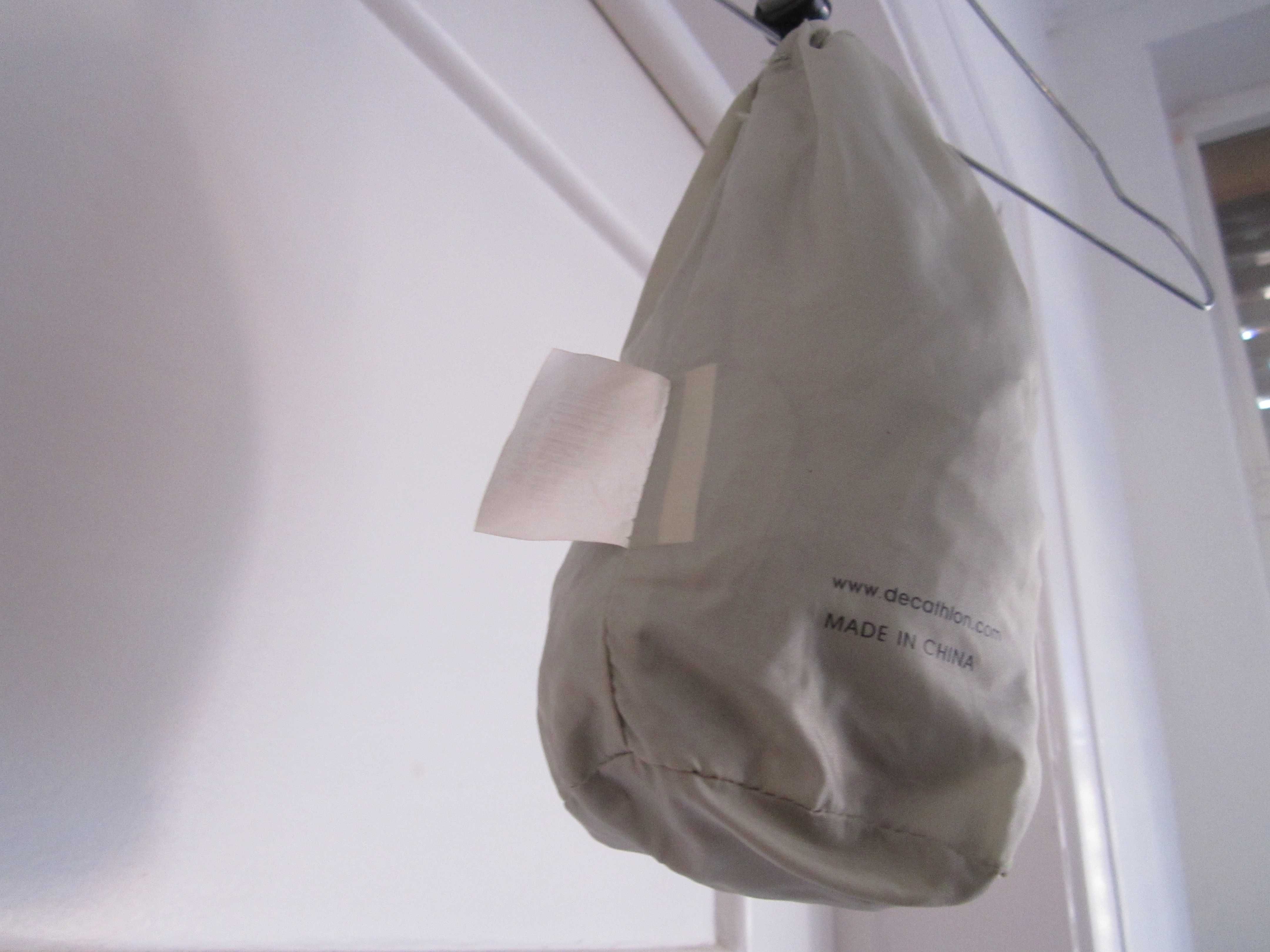 Capa cobertura de mochila cinza Quechua nova