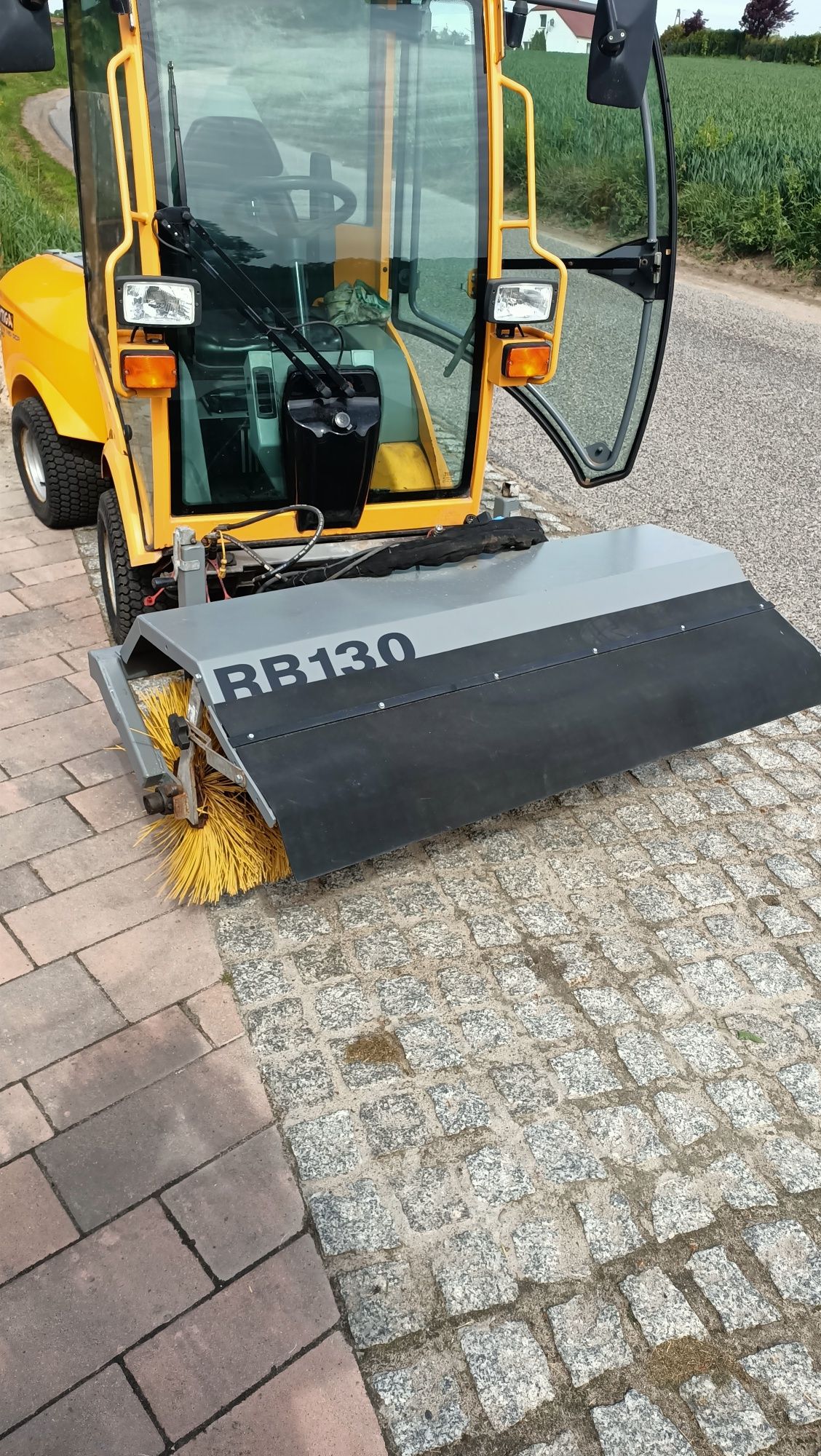 Kosiarka traktorek zamiatarka Stiga Titan DCR 740 4wd