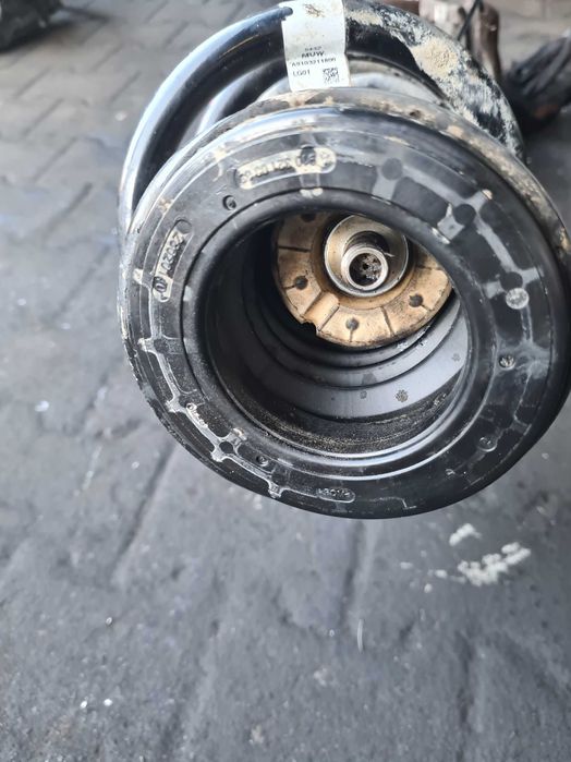 Mercedes eSprinter 907 22r mcpherson zwrotnica amortyzator lewy przód