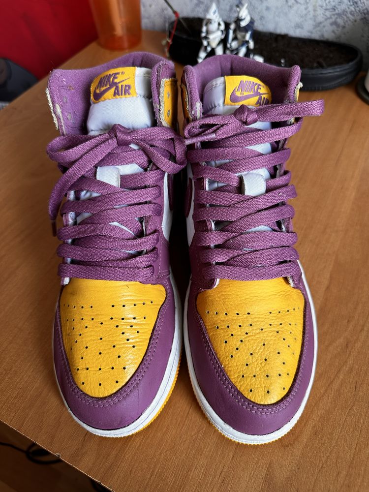 Jordan hi high 1 оригінал eu 38,5 cm 24