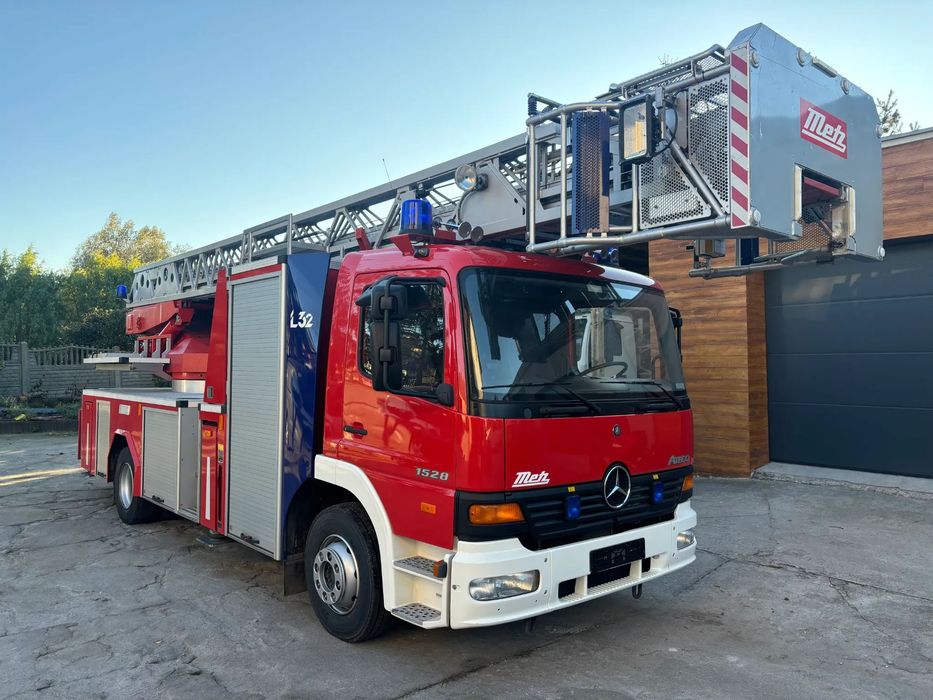 Mercedes-Benz  Straż Pożarna Drabina Mechaniczna Strażacka Metz Podnośnik SD30