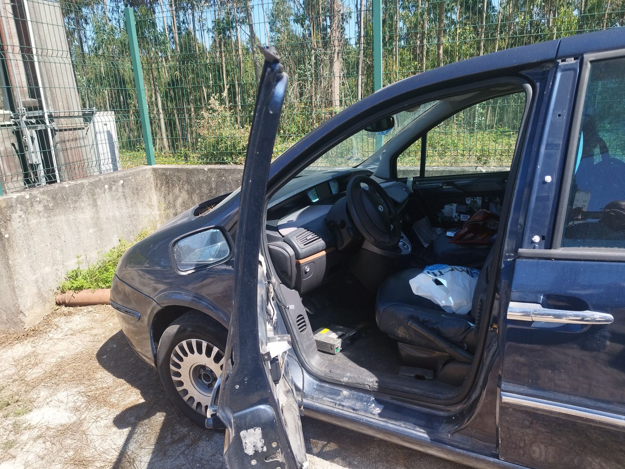 Vendo em peças ou para reparar