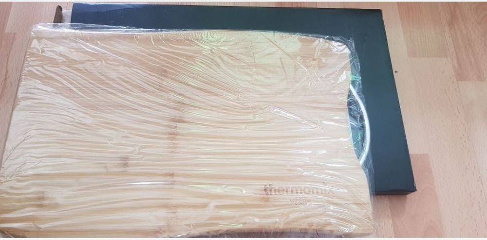 Deska z logo thermomix