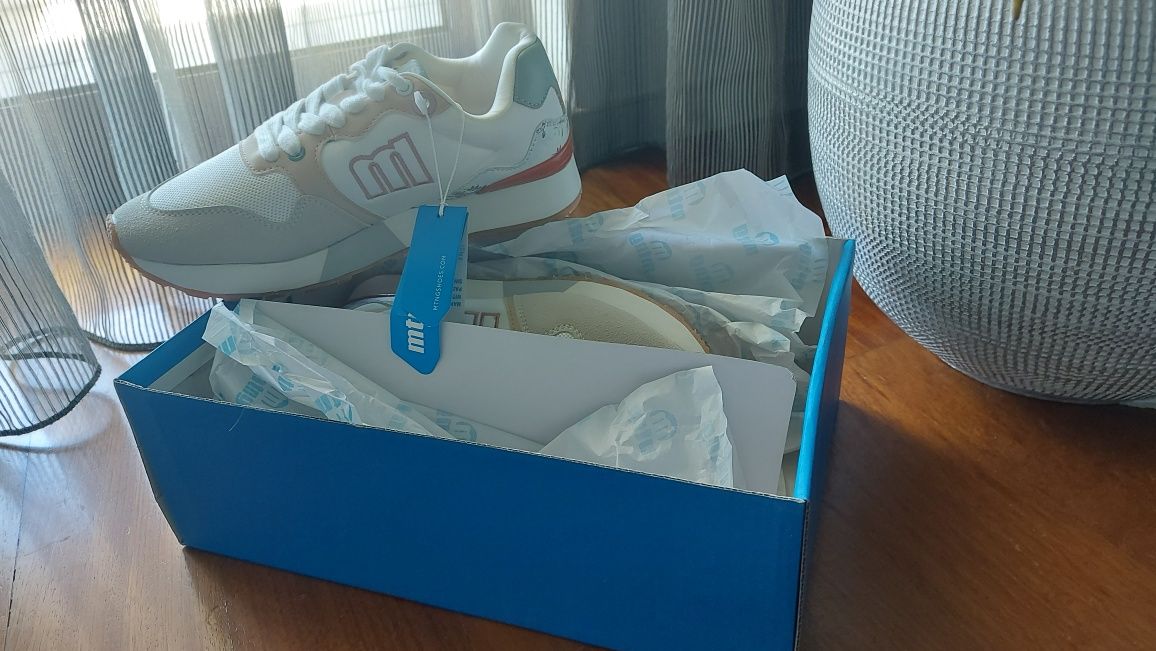 Sapatilhas desportivas novas, Mtng n⁰36