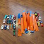 Машинки hot wheels та трек
