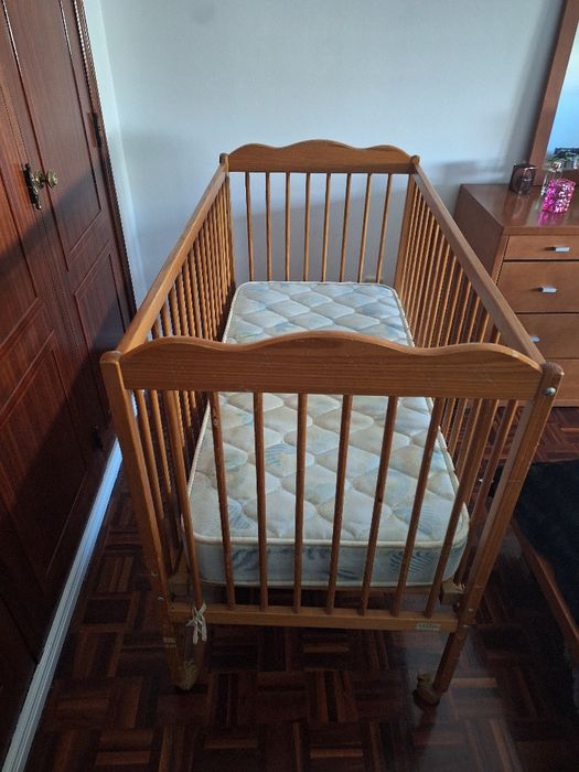 Berço de bebe usado