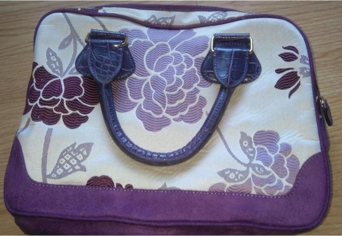 Efektowna torebka / kuferek wyszywane kwiaty nowa