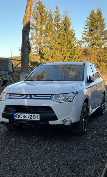 Mitsubishi Outlander 2012