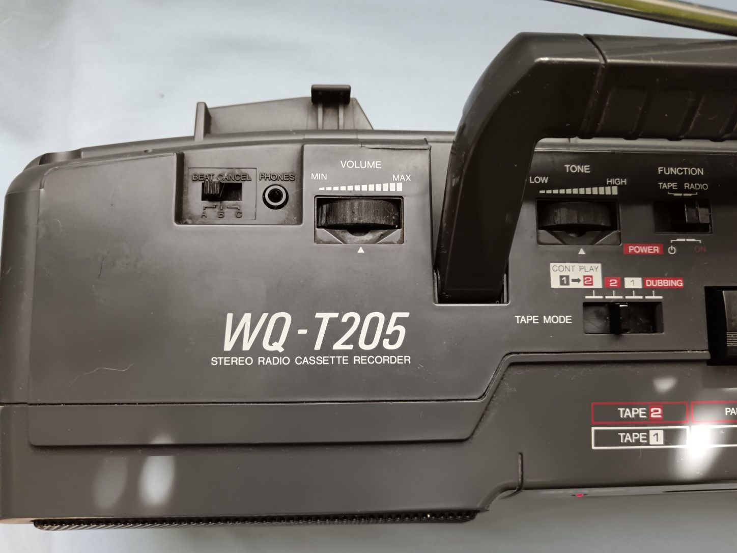 Radioodtwarzacz SHARP WQ-T205 sprawne