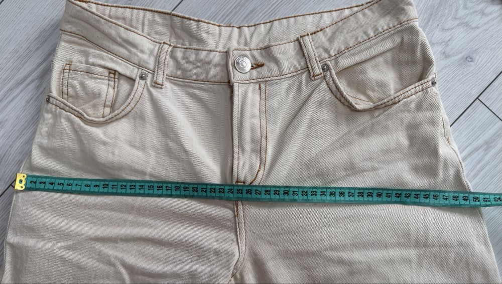 Стильні нові бежеві джинси від H&M (straight)