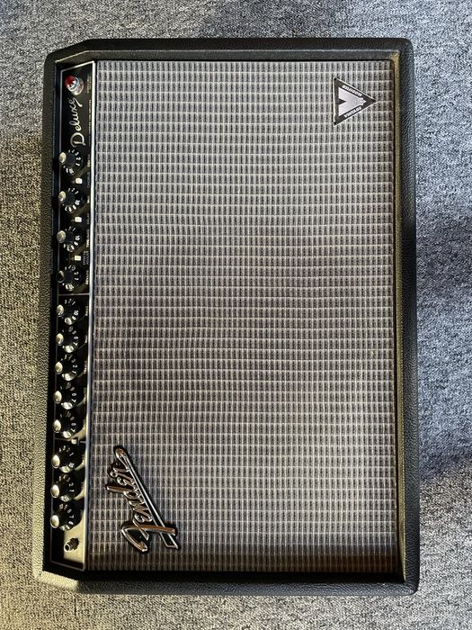 Fender Deluxe VM - wzmaciacz lampowy + statyw
