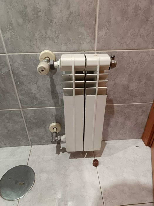 Vendo 7 radiadores de alumínio com elementos variados