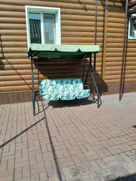 Продам уличную качелю б.у