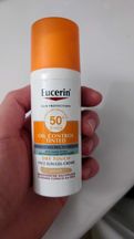 Krem Eucerin Oil Control Tinted SPF50+ kolor light