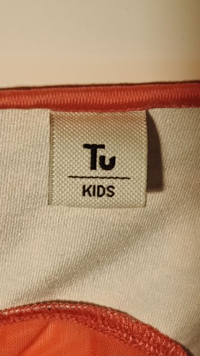 Strój sportowy dla dziewczynki rozmiar 128