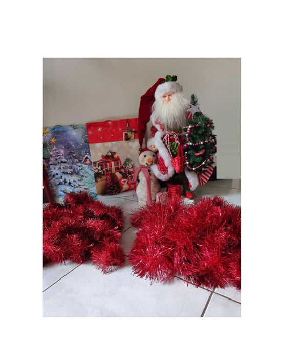 długi czerwony błyszczący łańcuch na choinkę choinkowy girlanda lameta