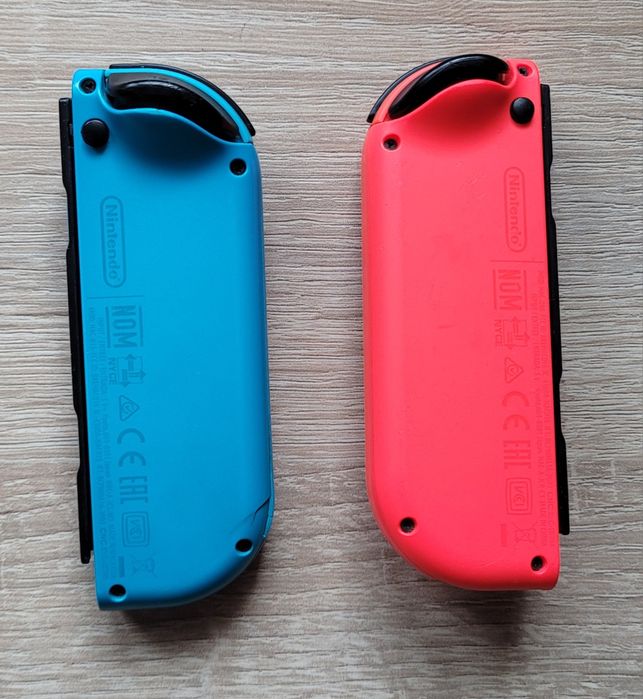 Dwa joy-con firmy Nintendo Switch