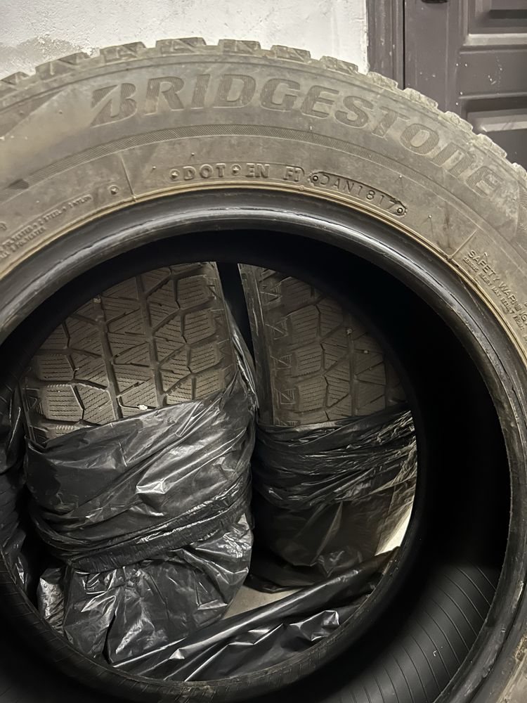 Зимова гума/зимняя резина Bridgestone Blizzak 215/60/16