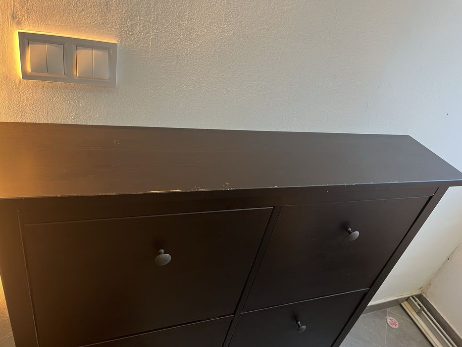 Sapateira de parede usada