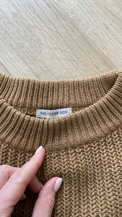 Sweter oversize the odder side