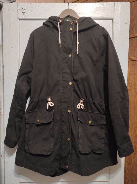 Парка демисезонная, материал - катоновая (натуральная), размер 62.