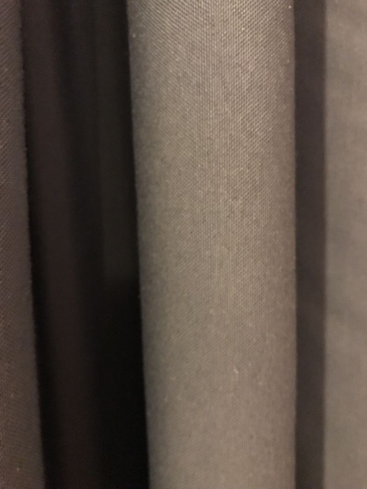 Par de cortinas opaco cinza
