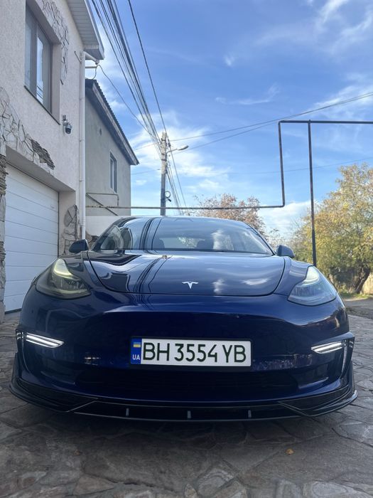 TESLA MODEL 3 2022 м/р | LFP | Тепловий насос | Обвіс | R19