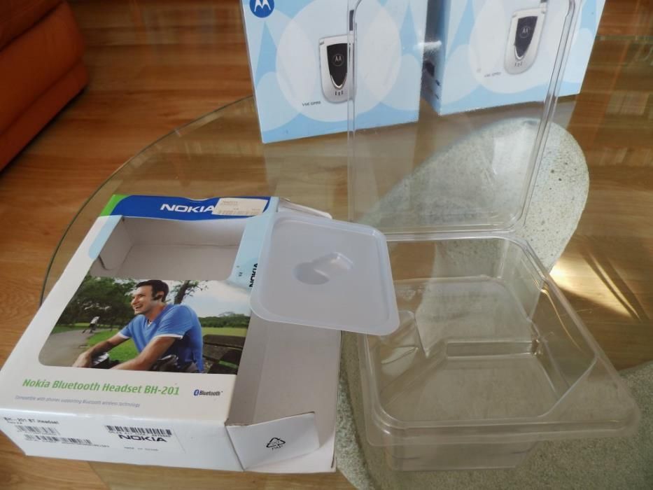 Telefony kolekcjonerskie. Pudełka , Motorola, Nokia, itd. HTC pełny.