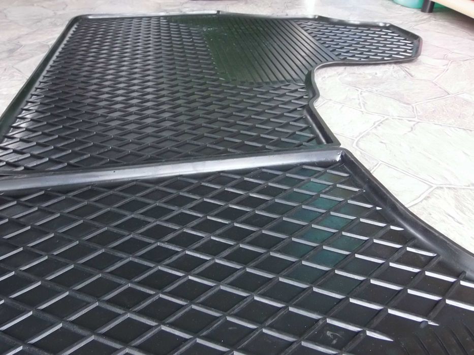 Dywaniki Gumowe Korytka Mercedes Sprinter Volkswagen Crafter VW Rok 06