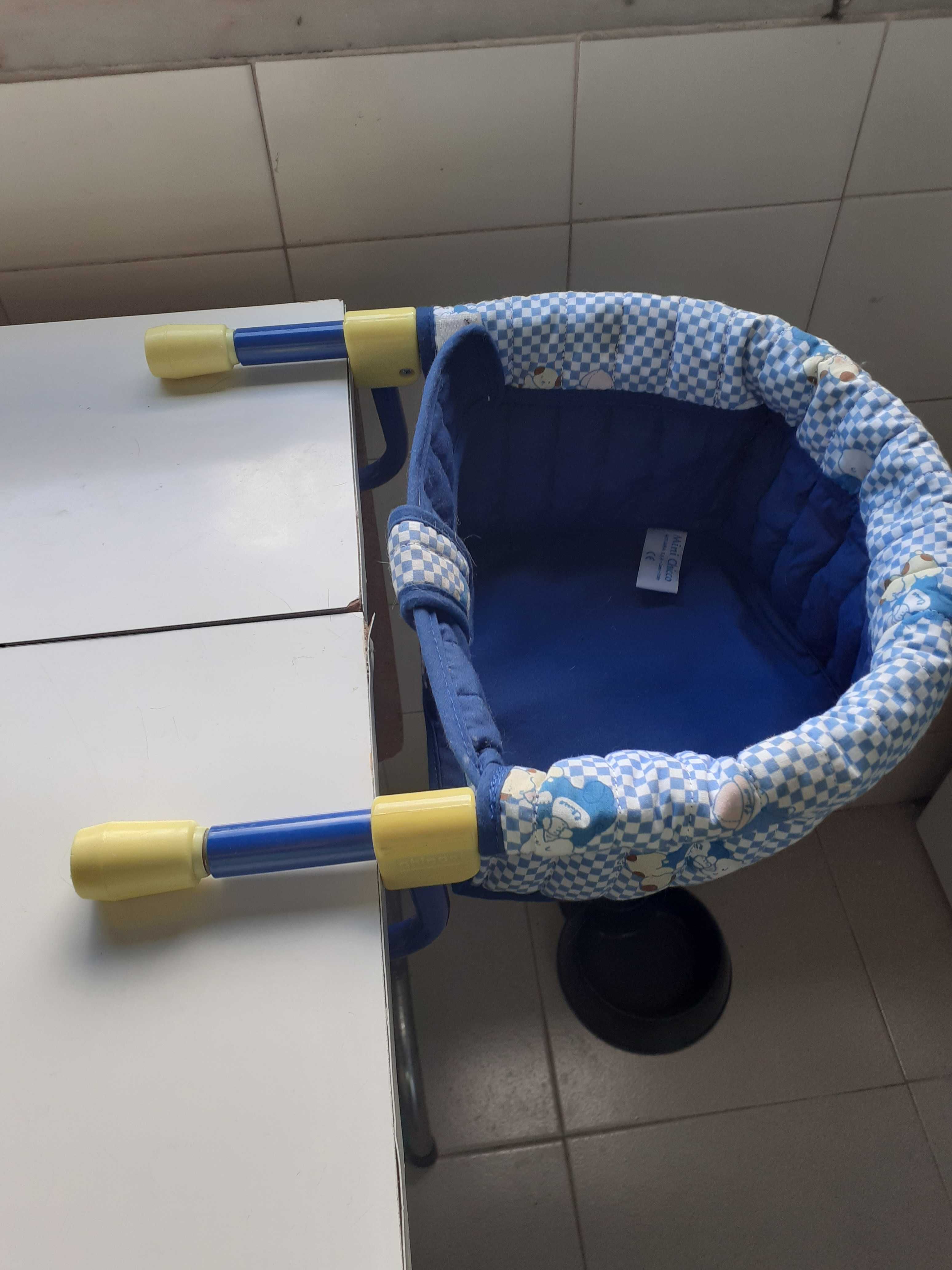 Cadeira para boneco encaixavel em mesa Mini Chicco