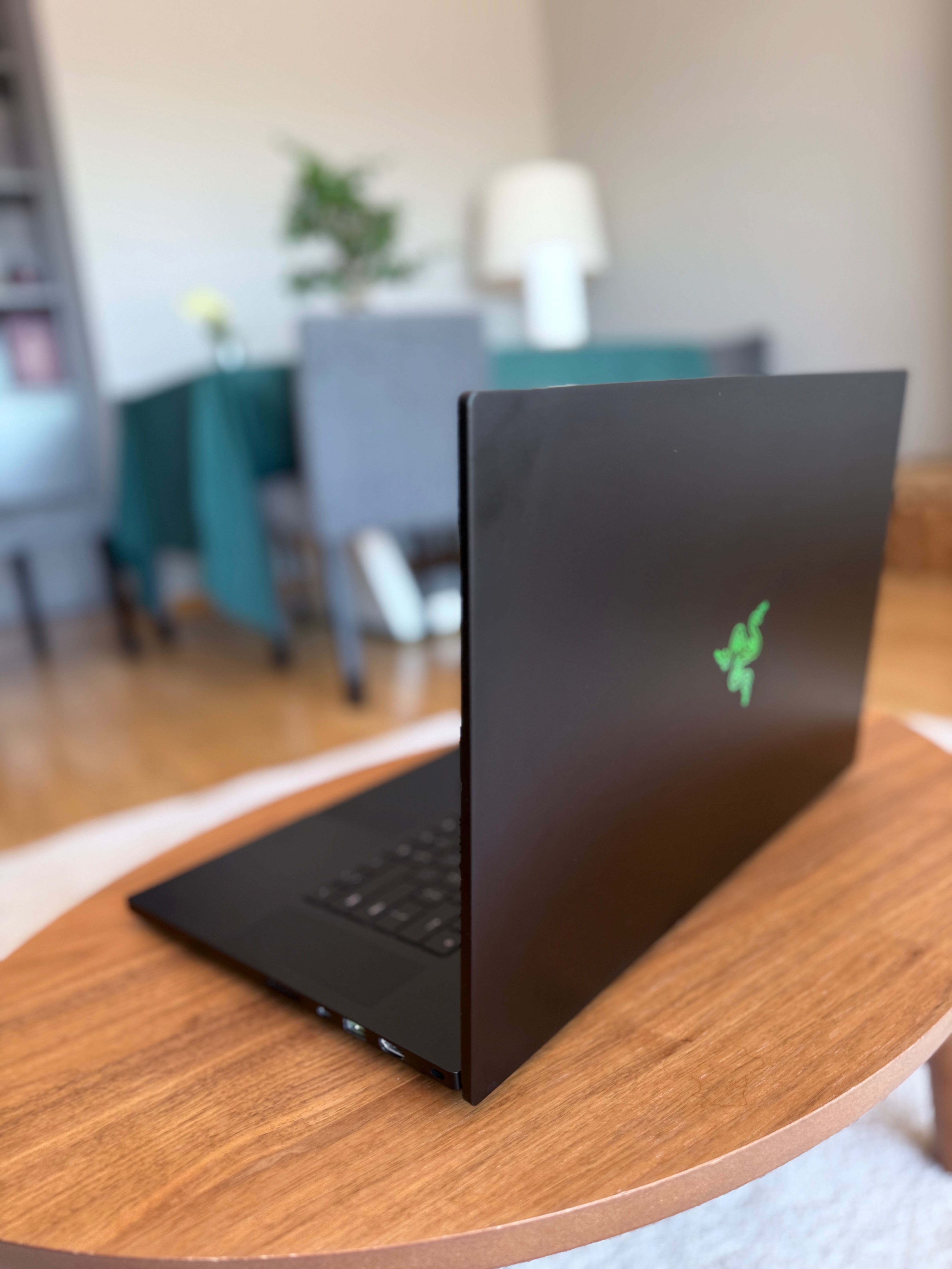 Razer Blade 17” (2022) - 4K - RTX 3080