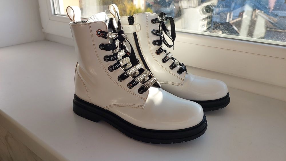 Продам жіночі шкіряні черевики Tommy Hilfiger