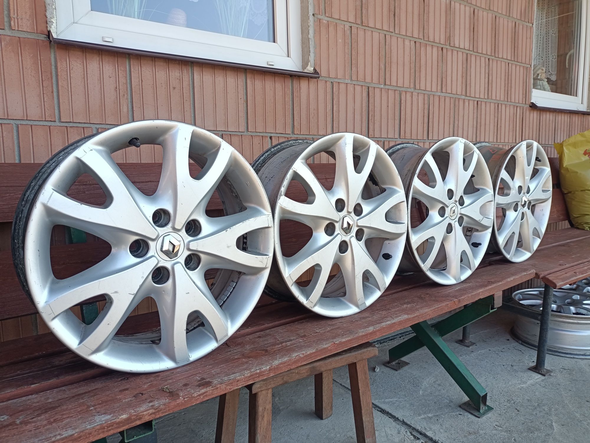 Felgi 5x114,3 R17 Renault