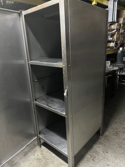 Armario despenseiro em inox vertical 67cm x 85cm