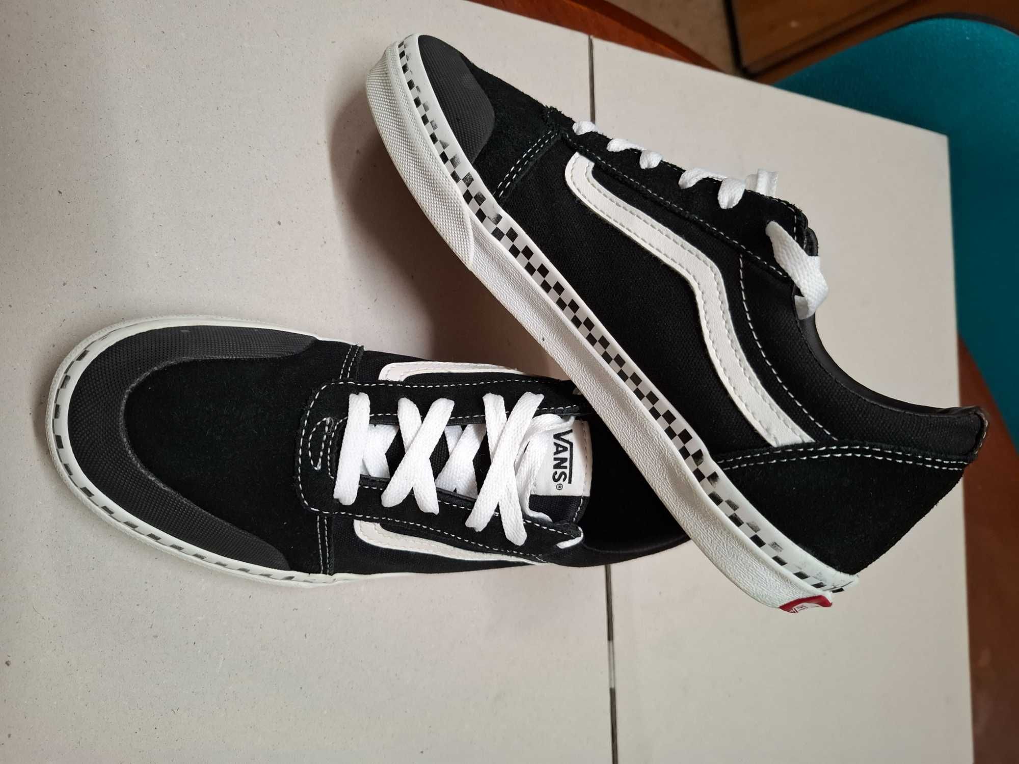 Sapatilhas vans em bom estado