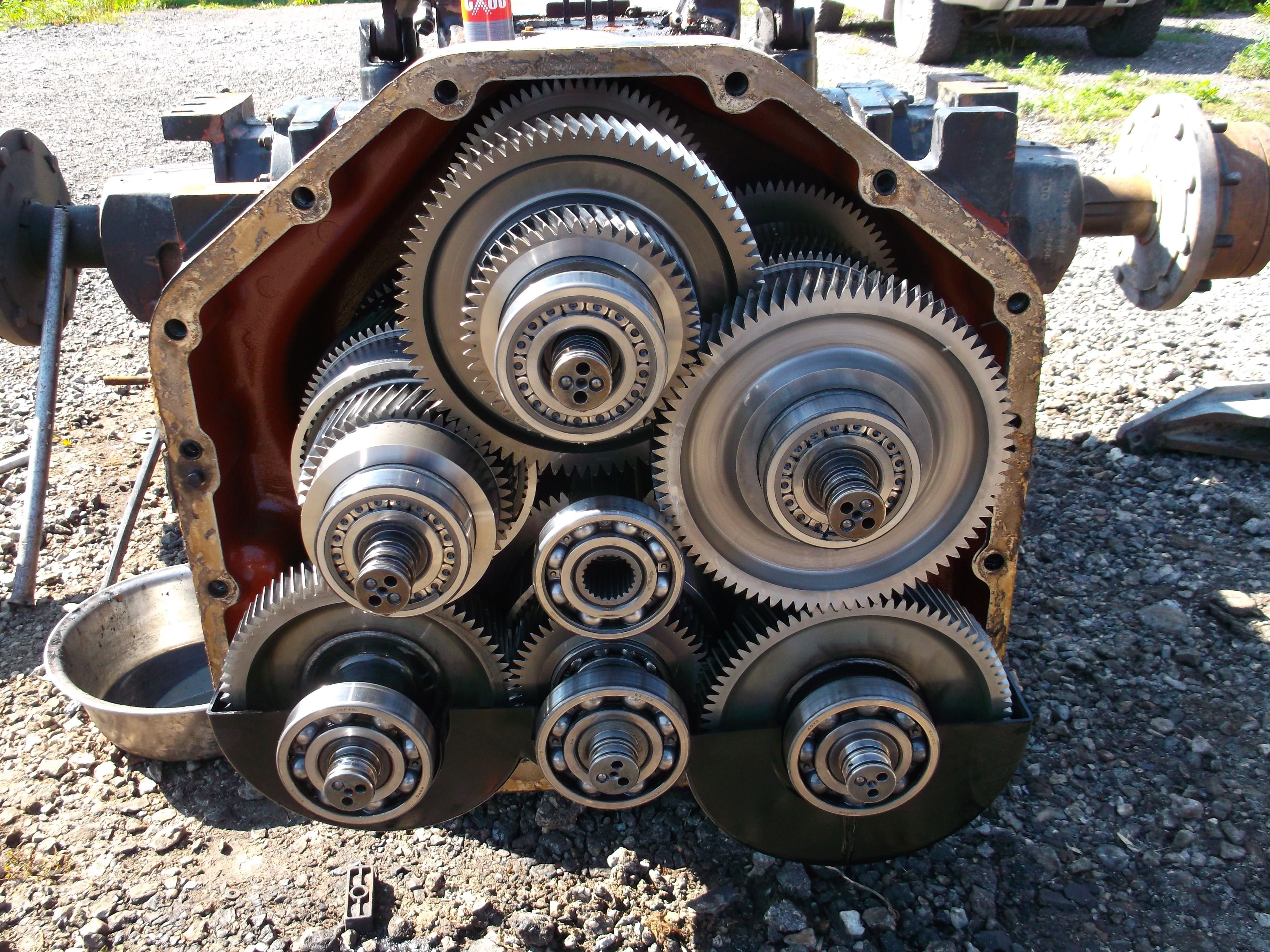 Massey Ferguson 8220,8240,8260 --skrzynia,kosz,wałek,obudowa,rewers--