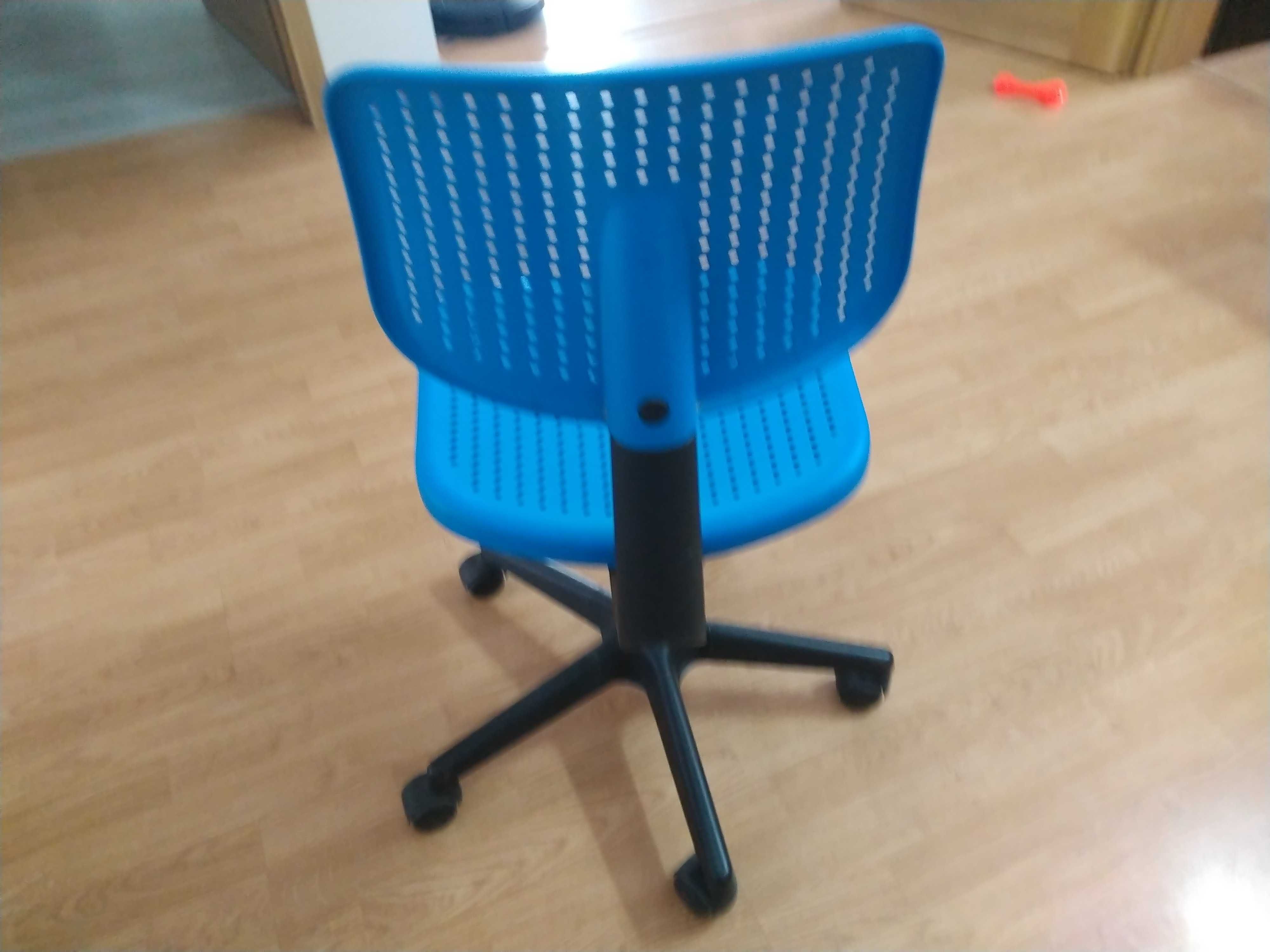Krzesło dziecięce do biurka