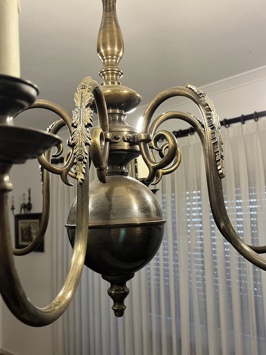 Conjunto de candeeiros em latao classicos com inspiraçao vitoriana