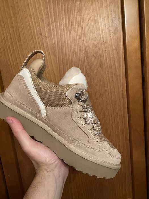 Botas UGG Lowmel Sand