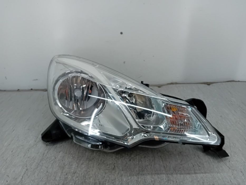 LAMPA PRZÓD PRAWA CITROEN C3 II 9673814380