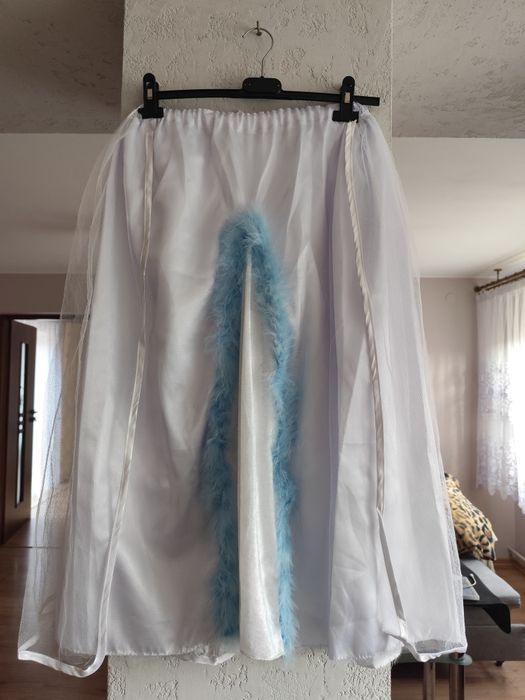 Damska spódnica tiulowa z boa z piór w gumę w pasie rozm od S do 42.