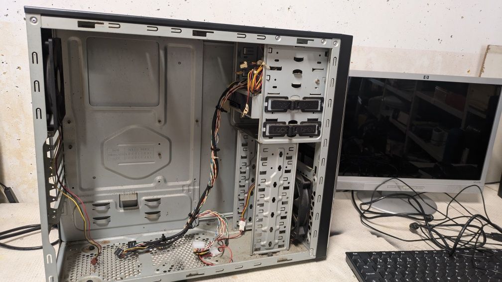 Caixa Coolermaster com Controlador e fans