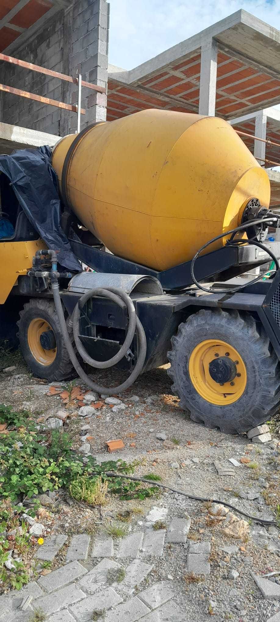 Autobetoneira Messersi