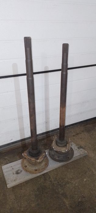 Полуосі заднього моста Міцубісі Л200  96-06 років