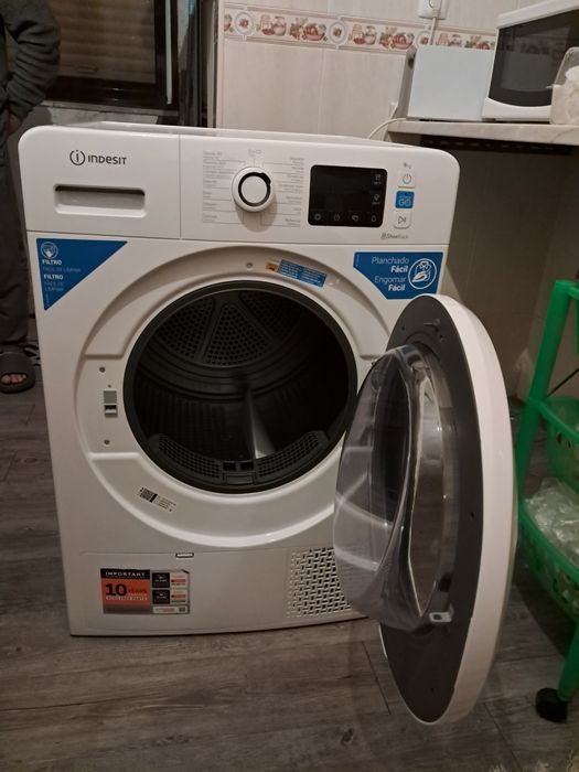 Máquina de Secar Roupa 9kg