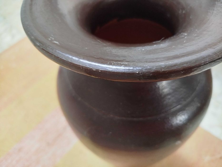 Pote decorativo castanho antigo [grande dimensão]