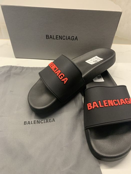 Nowe klapki balenciaga