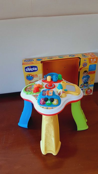 Mesa de Actividades Bilingue da Chicco